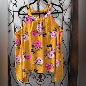 Torrid SZ 0 NWOT Floral tank High Neck. Flowy